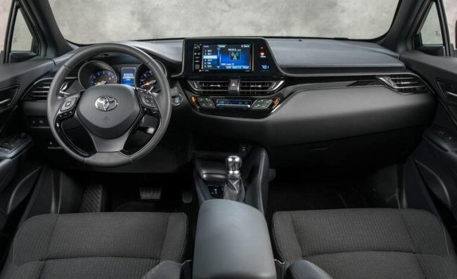 2020 Toyota C-HR XLE 4dr SUV Interior 