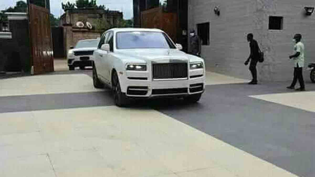Jowi Zaza Rolls Royce Cullinan