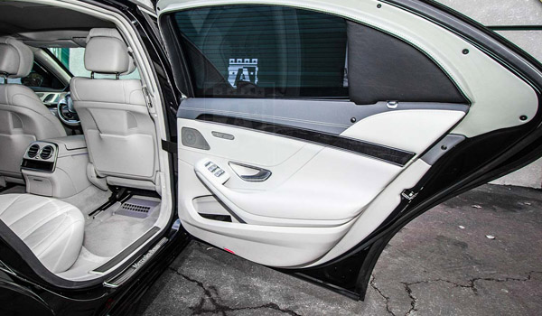 Armoured Mercedes-Benz S560 interior door