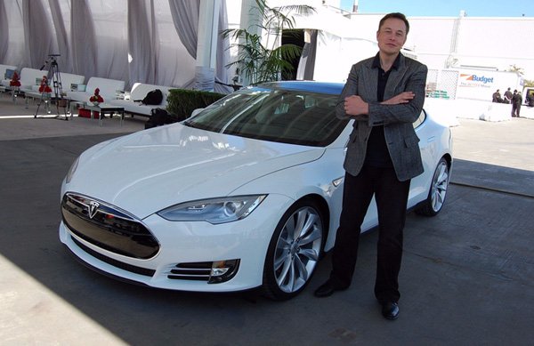 Elon Musk TESLA MODEL S PERFORMANCE