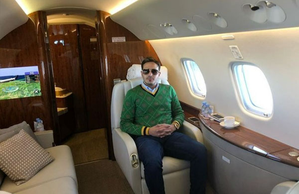 Lavish-Life-of-the-Tinder-Swindler-With-Private-Jets