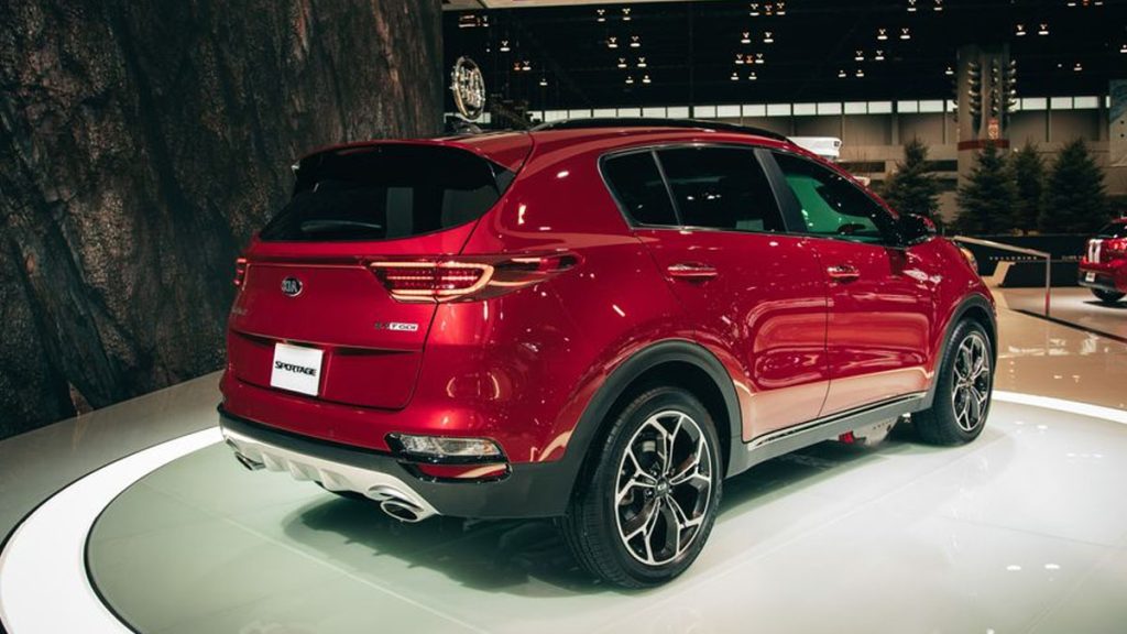 Kia debuted a lightly refreshed version of its popular Sportage compact crossover SUVtoday at the Chicago auto show.