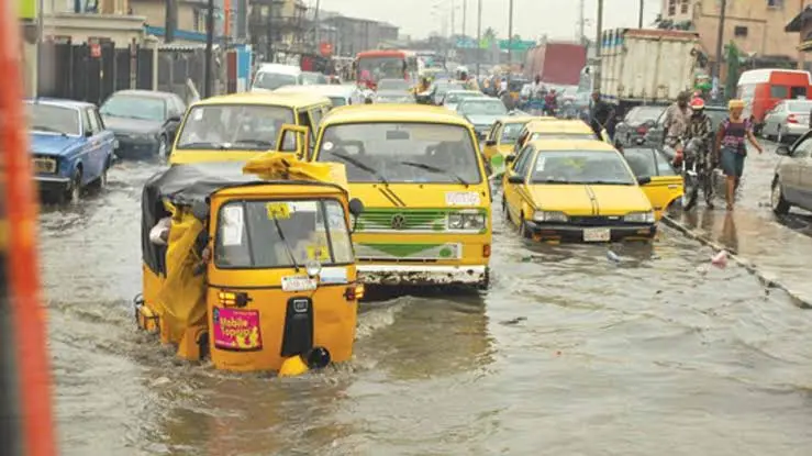 Lagos Flood: How To Know If Your Car Can Survive Flood
