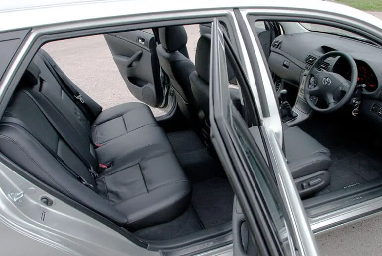 2009 Toyota Avensis Interior