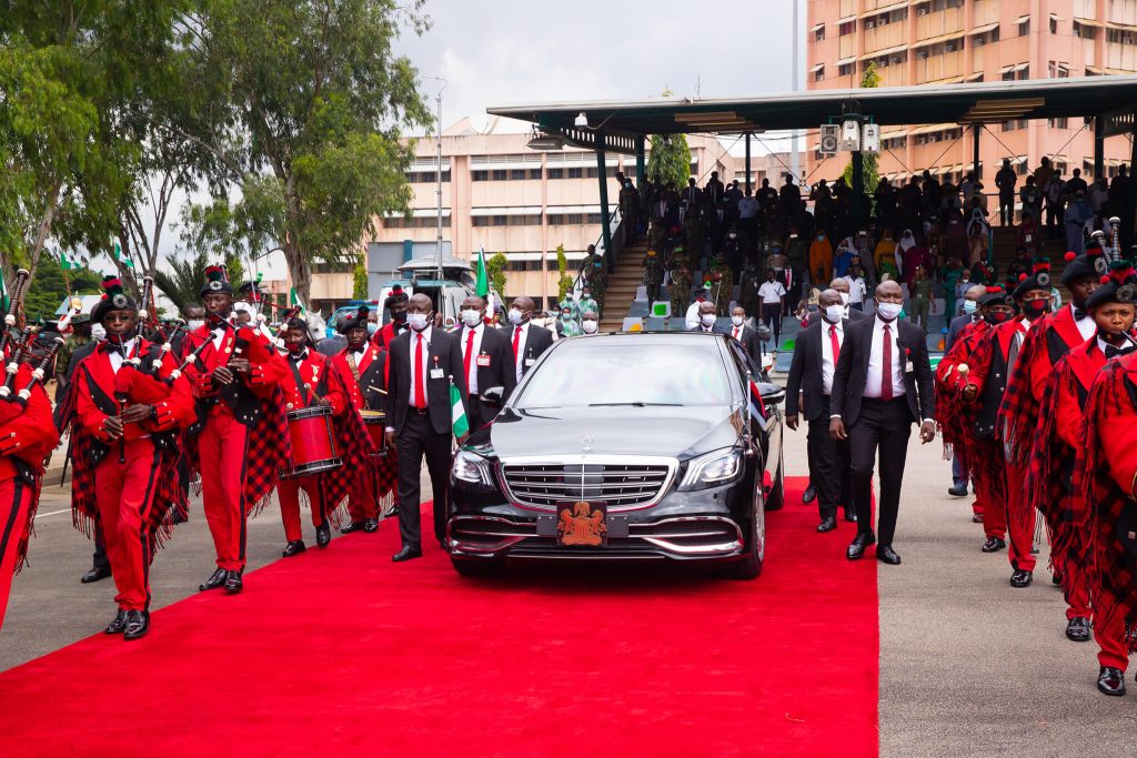 Buhari Arrived Abuja Eagles Square In Armored Mercedes Benz S550