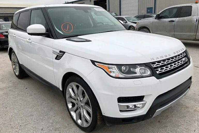 white 2015 Range Rover Sport