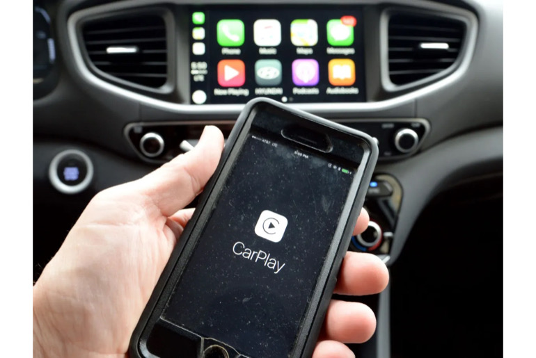 A picture showing the Apple CarPlay app