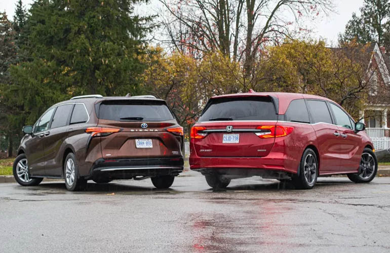 Toyota Sienna vs Honda Odyssey