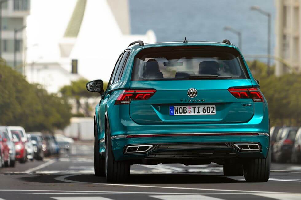 2021 Volkswagen Tiguan back view