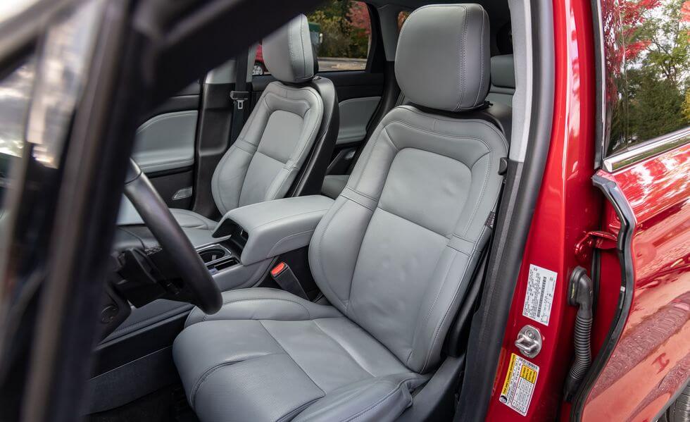 2021-lincoln-corsair- interior