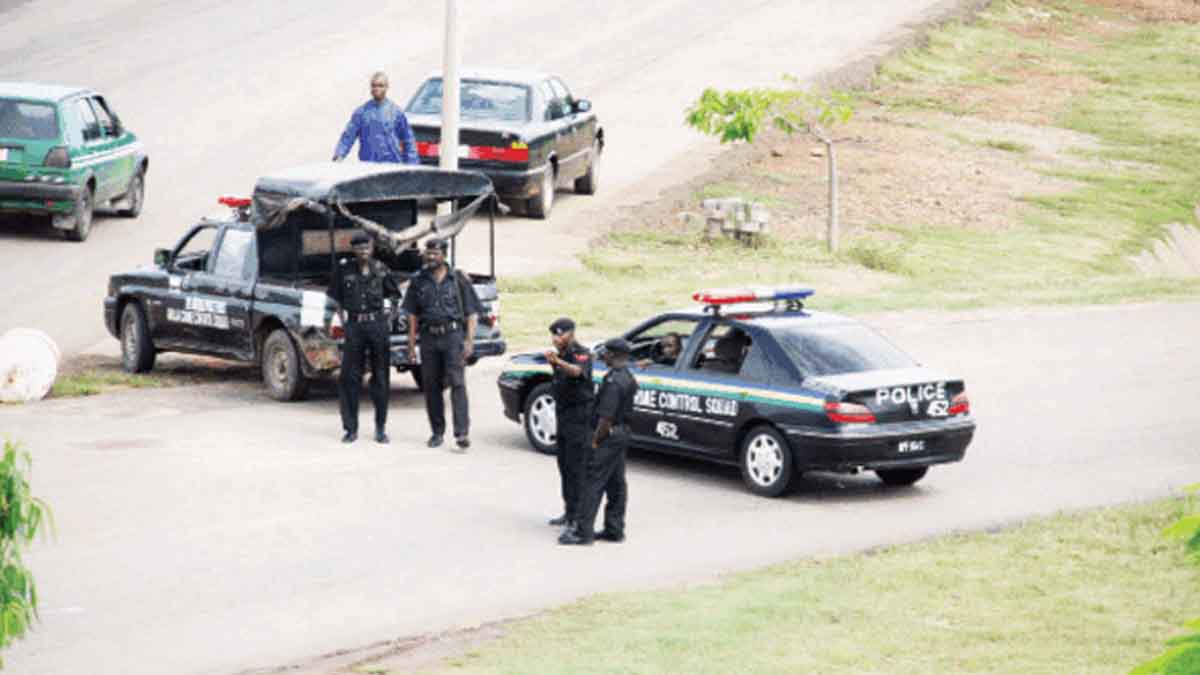 #ENDSARS Memorial Protest: Falz, Macaroni, and others lead the car parade; cops make an arrest 3 #EndSar Tips for a Cordial and Safe Relationship at Police Checkpoints in Nigeria