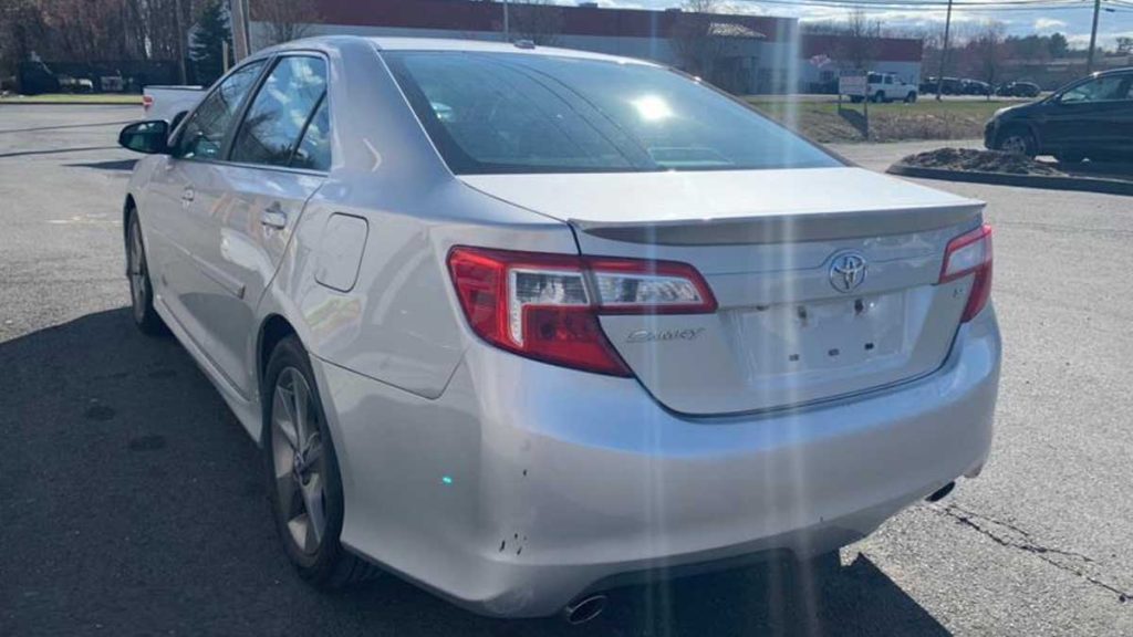 2014 toyota camry back view