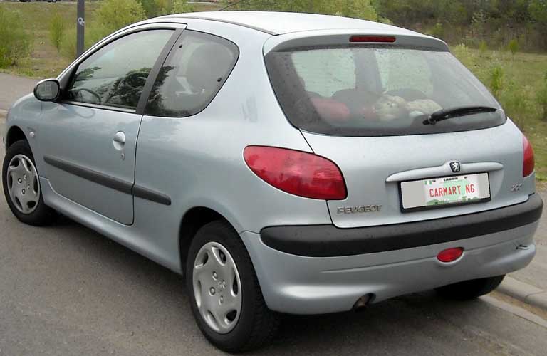 Peugeot 206 back view