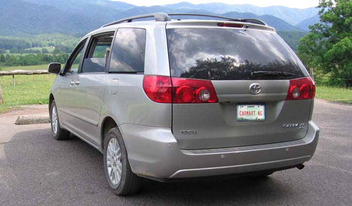 2007 Toyota Sienna back view