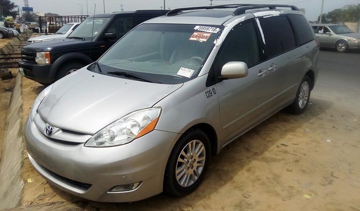 2009 Toyota Sienna Exterior