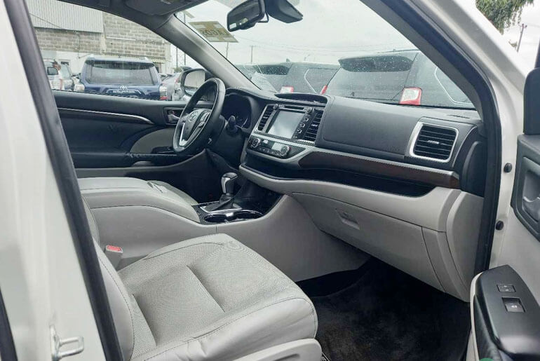 2014 Toyota Highlander Interior in Nigeria