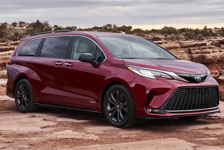 2022 Toyota Sienna in Nigeria