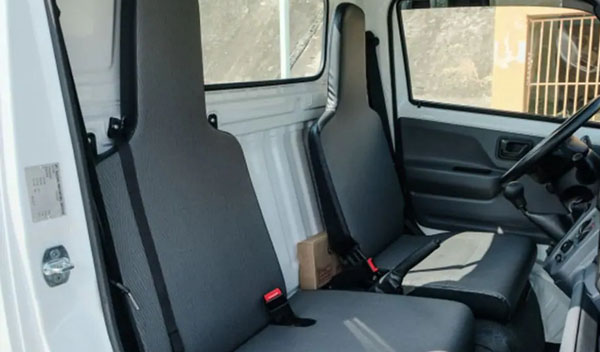 Interior Features of 2021 Suzuki Carry