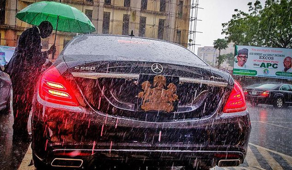 back of presidential car in nigeria