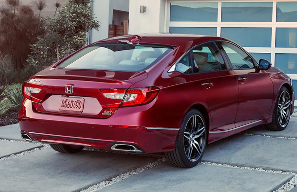 2022-Honda-Accord-back-view