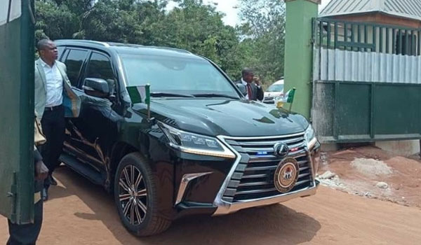 Peter-Obi-Cars-as-a-governor.jpg