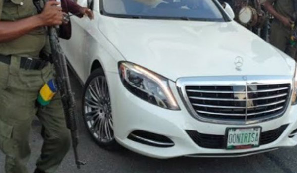 ooni of ife Mercedes Benz S550