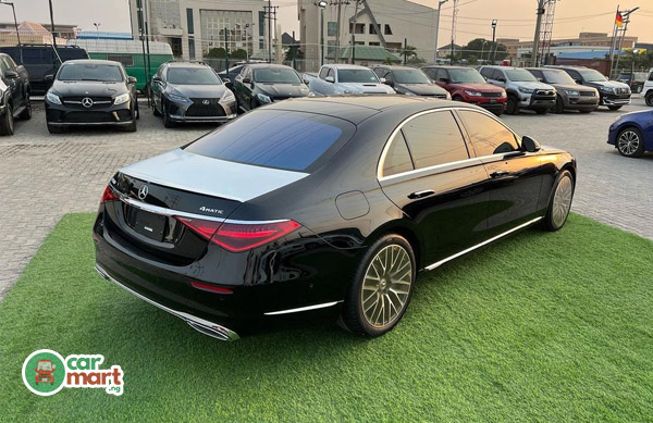 2021 Mercedes Benz S580 back view