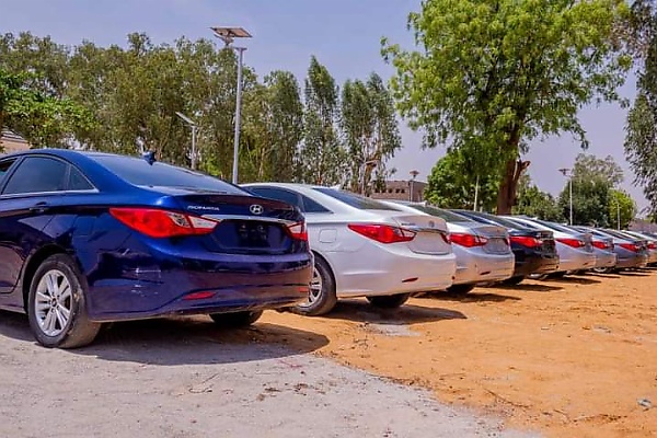 240 Hyundai Sonata Cars