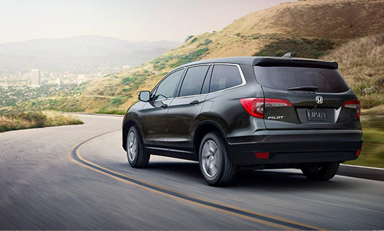 2023 Honda Pilot back view