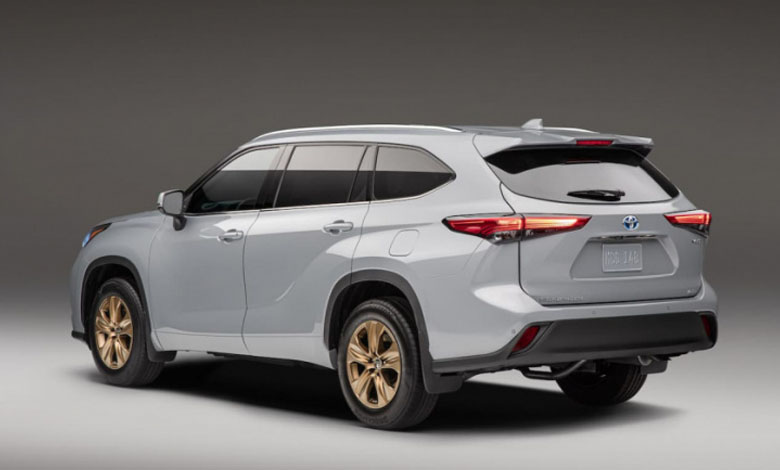 2023 Toyota Highlander back view