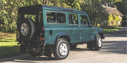 Land Rover Defender 