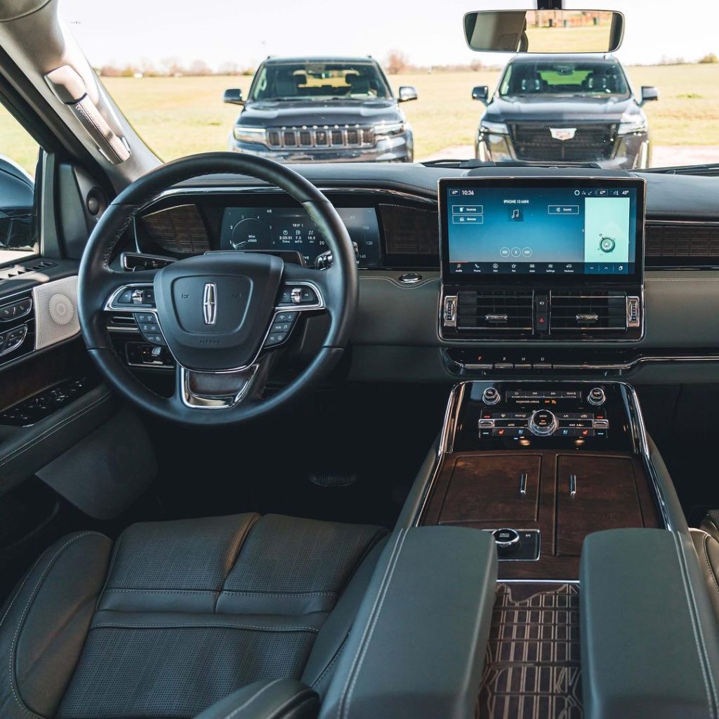 Lincoln Navigator interior