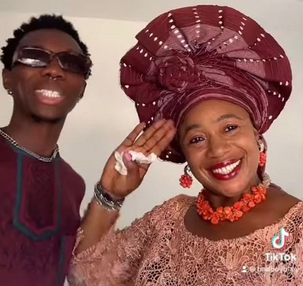 Blaqbonez and his mum