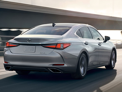 Rear-view of the 2022 Lexus ES 350