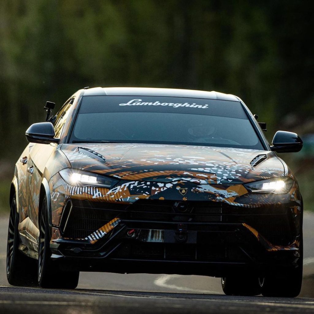 Lamborghini Urus Pikes Peak Record front view