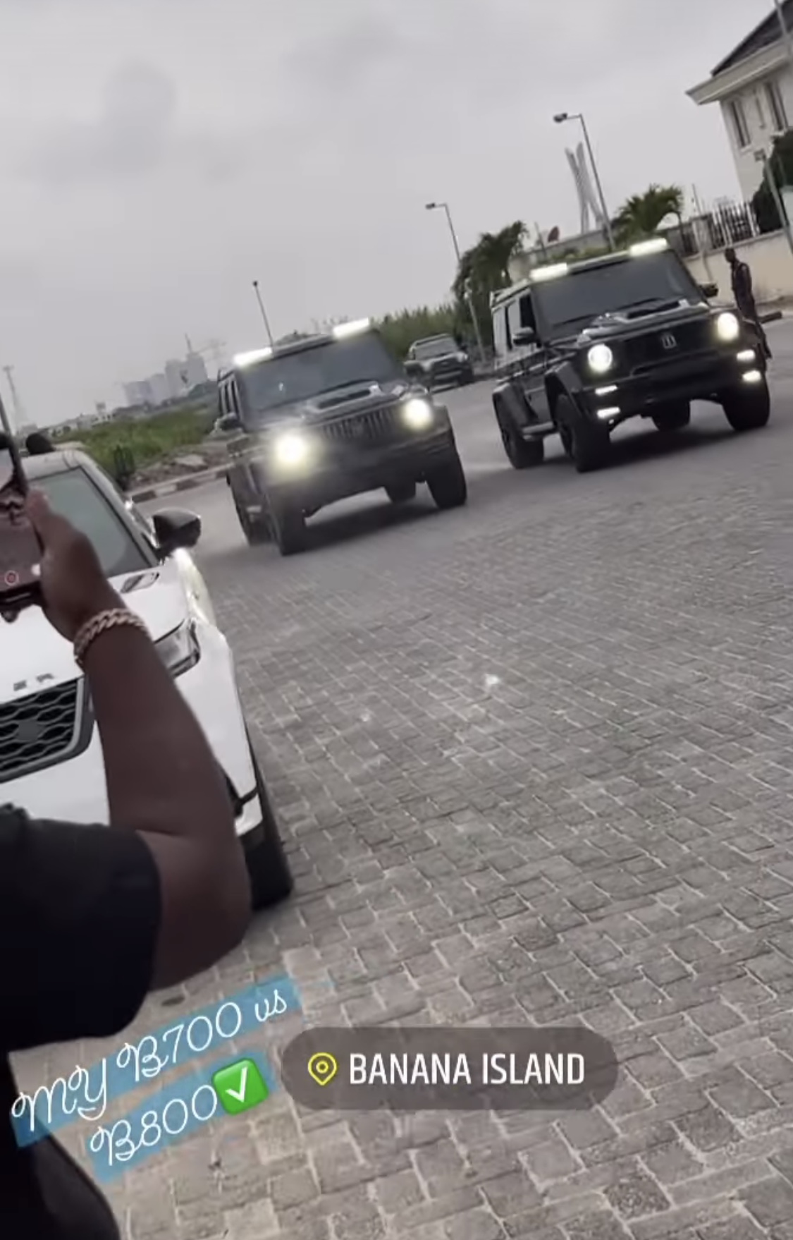 “My B 700 Vs B800,” Jowizaza Tests His Brabus G Wagon