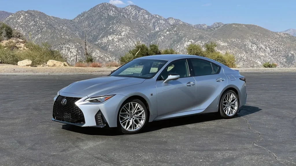 2022 Lexus IS