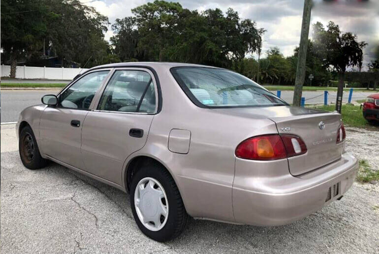 Rear View of the 2000 Corolla