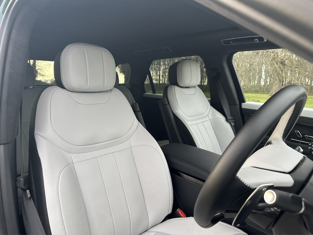 Range Rover Sport P530 interior