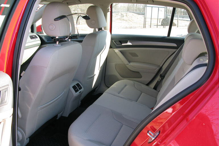 volkswagen golf back seat 