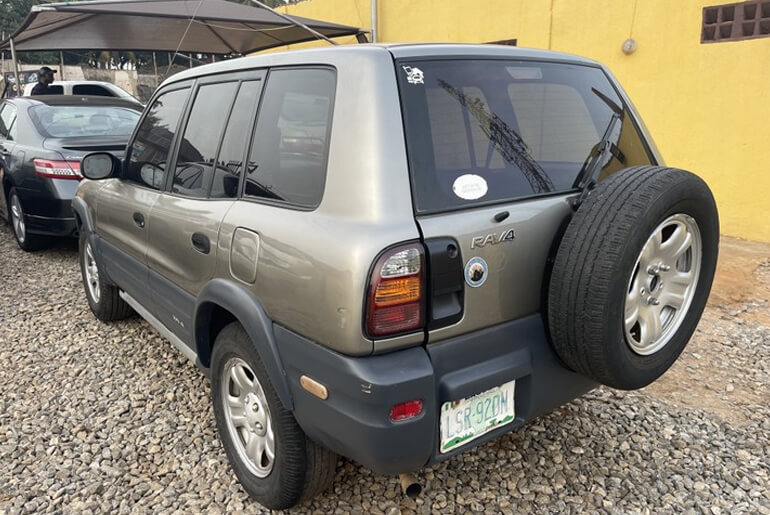 2000 Toyota RAV4