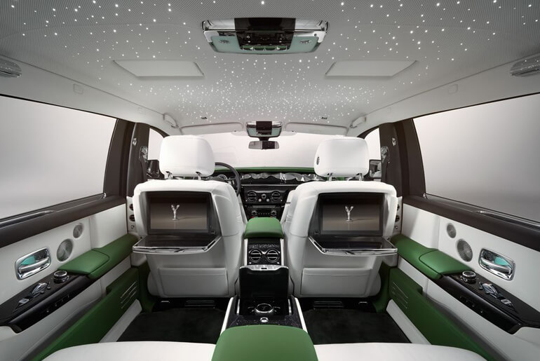 INSIDE THE 2023 ROLLSROYCE PHANTOM