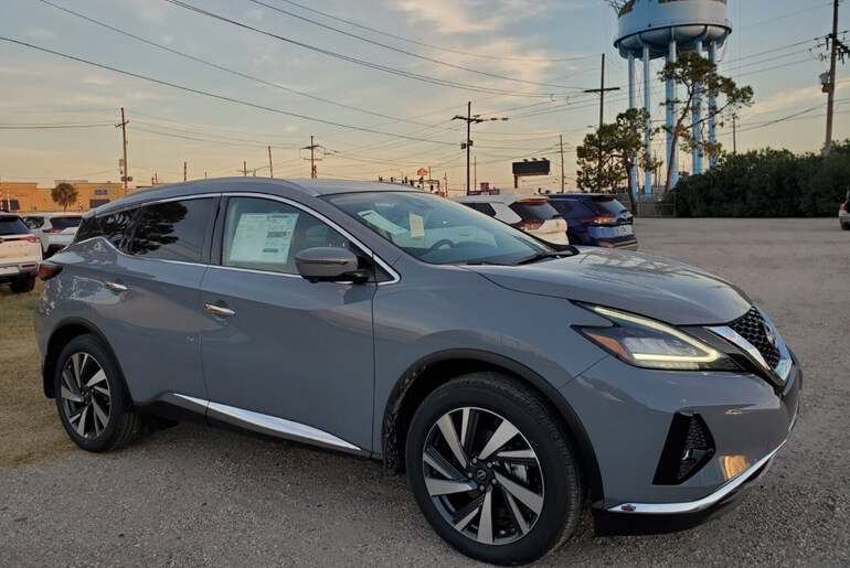 Nissan Murano 2023 side view