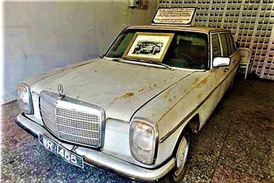 Chief Obafemi Awolowo’s Mercedes Benz 230.6