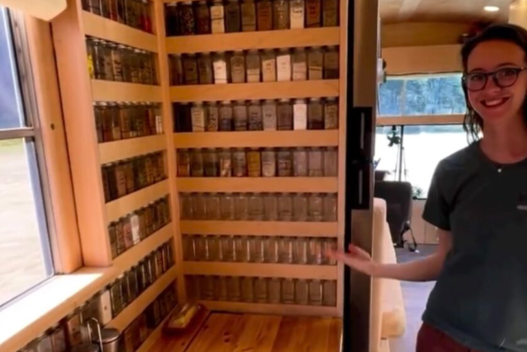 Couple Convert Old School Bus Into Mobile House, Shows Off Interior Decor