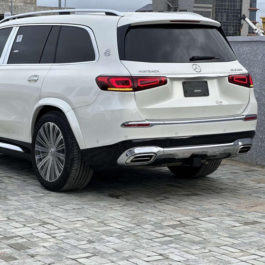 2023 Mercedes Benz Maybach GLS600 back view