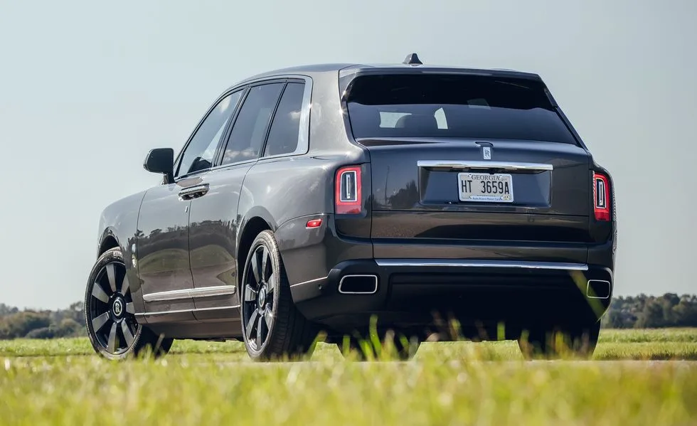 2023 Rolls Royce Cullinan back view