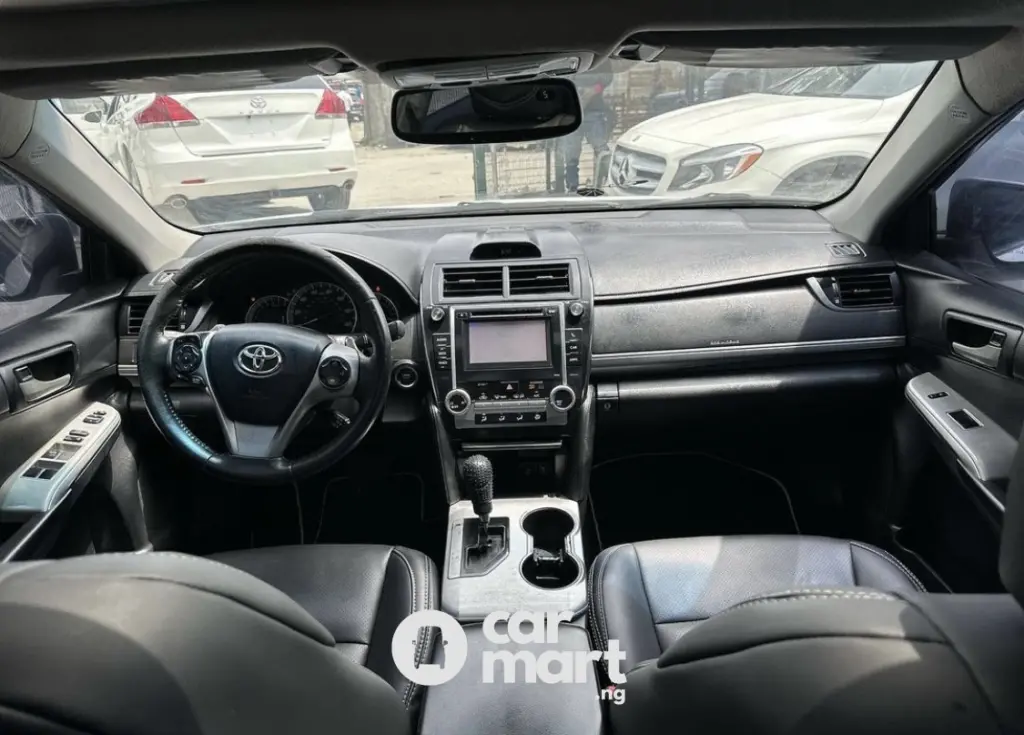 Tokunbo 2012 Toyota Camry SE interior