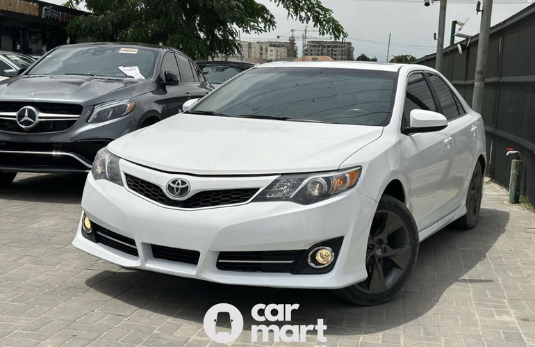 Tokunbo 2012 Toyota Camry SE