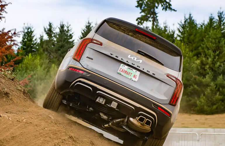 2022 Kia Telluride back view